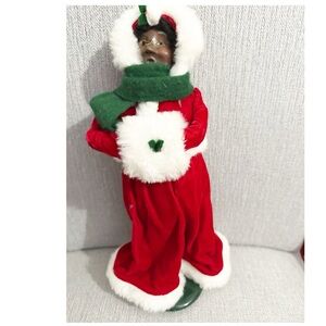 African American Message Mrs. Claus Caroler doll by Byers' Choice